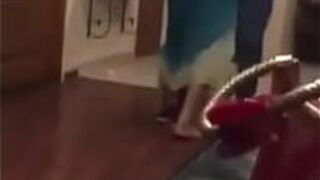 Обнаженный танец в отеле, хинди-песня - порно видео