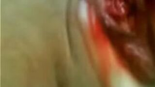 м. Мастурбирует и трогает ее пальцами б. Киска - порно видео