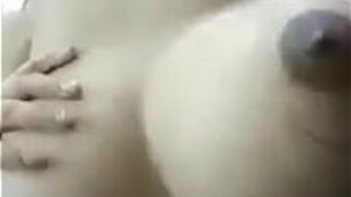 Большие сиськи и сочная киска моей тети дези - порно видео