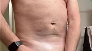 Мыльный дедушка с большой елдой - порно видео