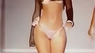 ГОРЯЧИЙ МОДЕЛЬ ПАРАД КЕЙТ АПТОН - порно видео