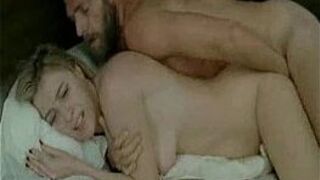 Джорджоус Валерия Бруни Сиськи - порно видео