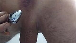 Разминаю попку - порно видео