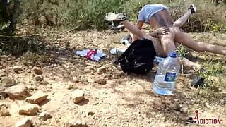 Вуайерист. Секс на даче. Хосе Наркомания и Лиз Рэйнбоу - порно видео