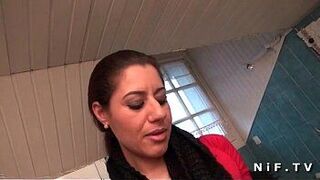 Французскую арабскую маму в чулках жестко трахнули - порно видео