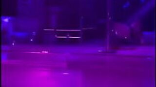 Рокси Кицунэ на работе - порно видео