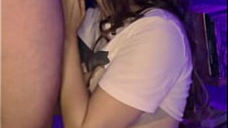 Горячая учительница задыхается от члена - порно видео