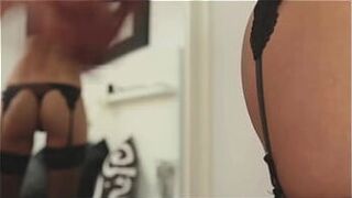 моникекс: она ждет твоего сообщения, чтобы трахаться сегодня у твоего порога - порно видео