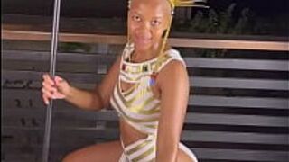 Офенце Мзанси - порно видео